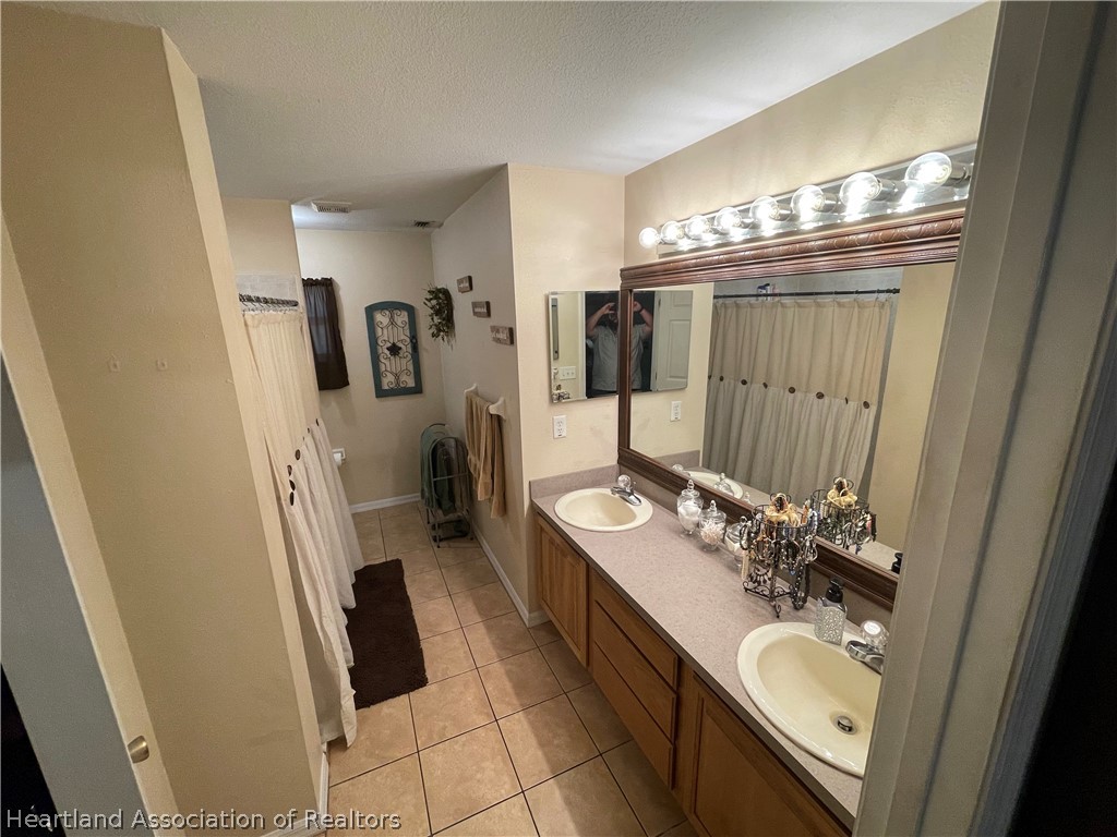 108 Reedy Creek Drive Frostproof, FL 33843 - Photo 7 of 33 Gallery Image 7