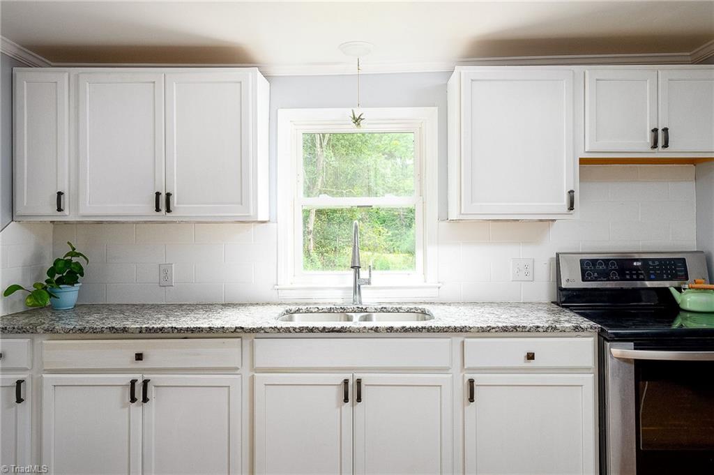 530 Hampton Road Eden, NC 27288 - Photo 4 of 23