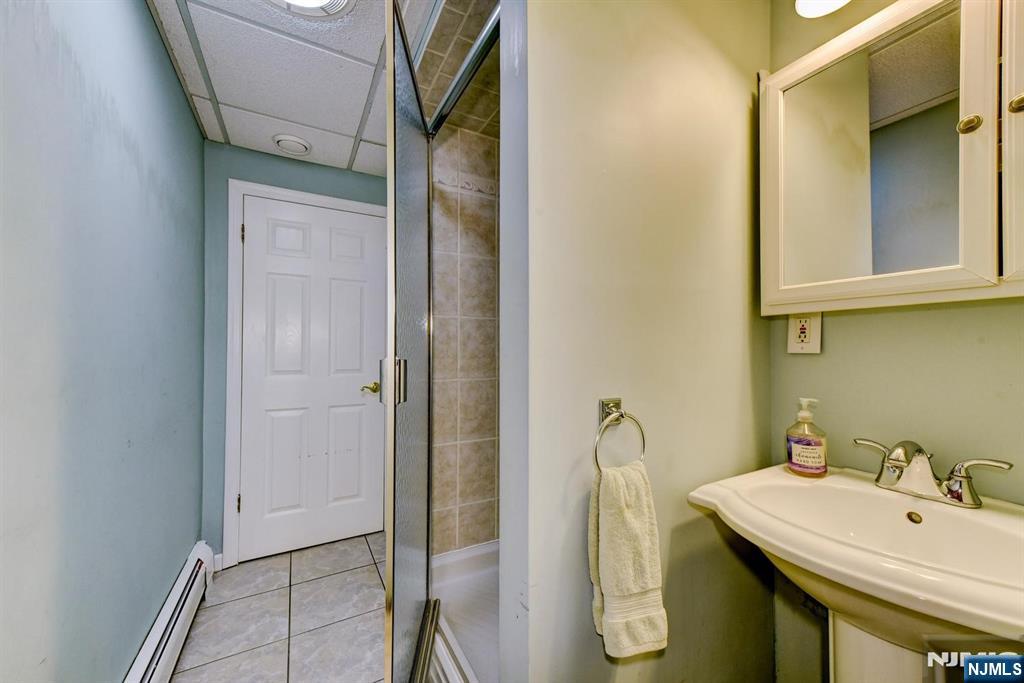 11 Yellow Brick Road Wayne, NJ 07470 - Photo 34 of 41