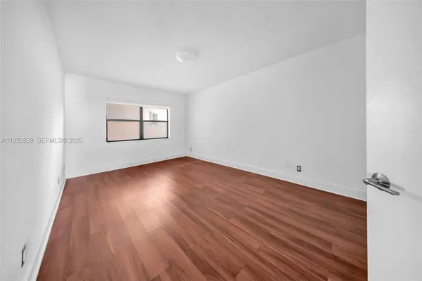 $2,300 | 8290 Lake Drive, Unit 514, Doral, FL 33166