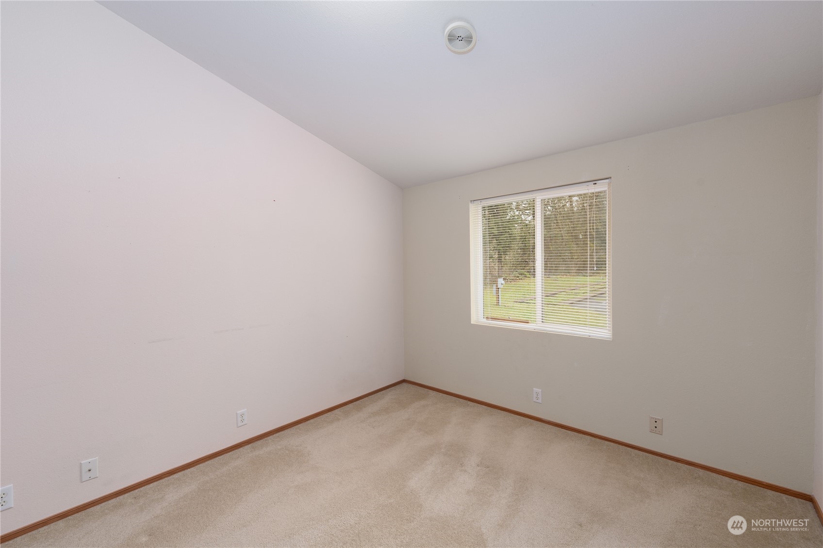 175 South Toutle Road Toutle, WA 98649 - Photo 13 of 29 an empty room with a window