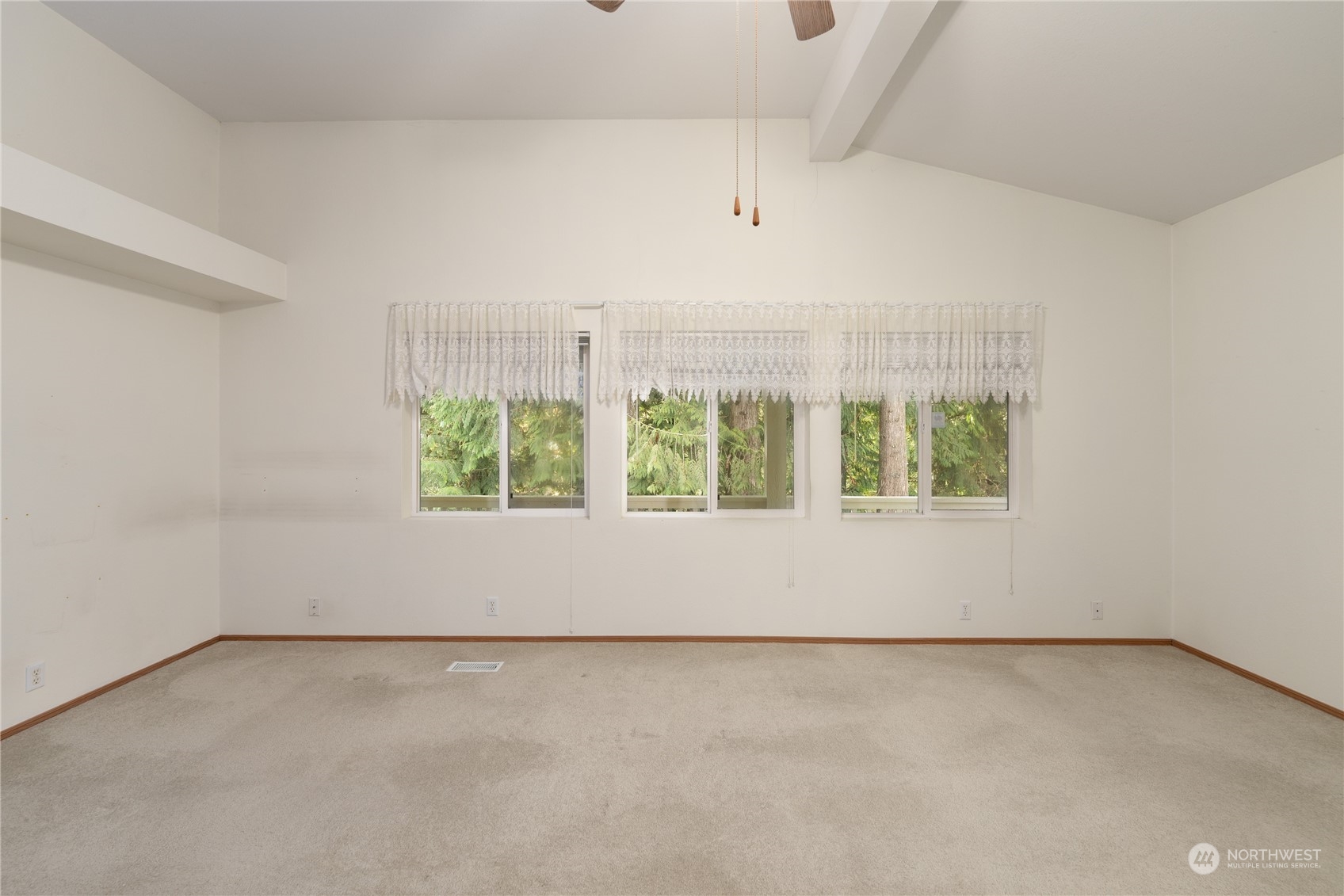 175 South Toutle Road Toutle, WA 98649 - Photo 6 of 29 an empty room with windows