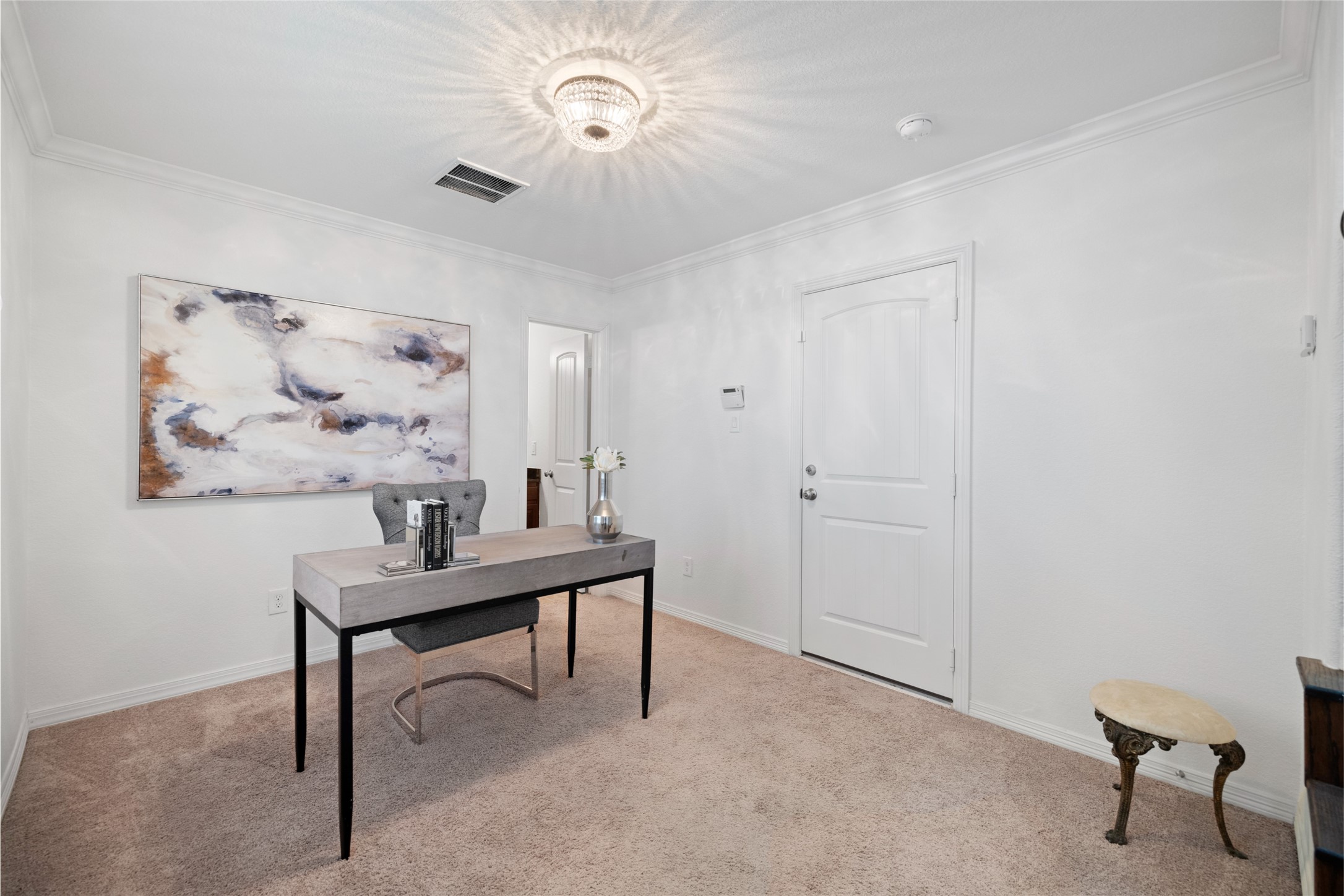 1172 West 17th Street Houston, TX 77008 - Photo 24 of 29 The current owners used this room as an office space. It features its own bathroom, access to the backyard and garage. It would make for a great playroom, guest room or office space. Please note that this room is not closed in and does not have a door! It is a flex/office space.