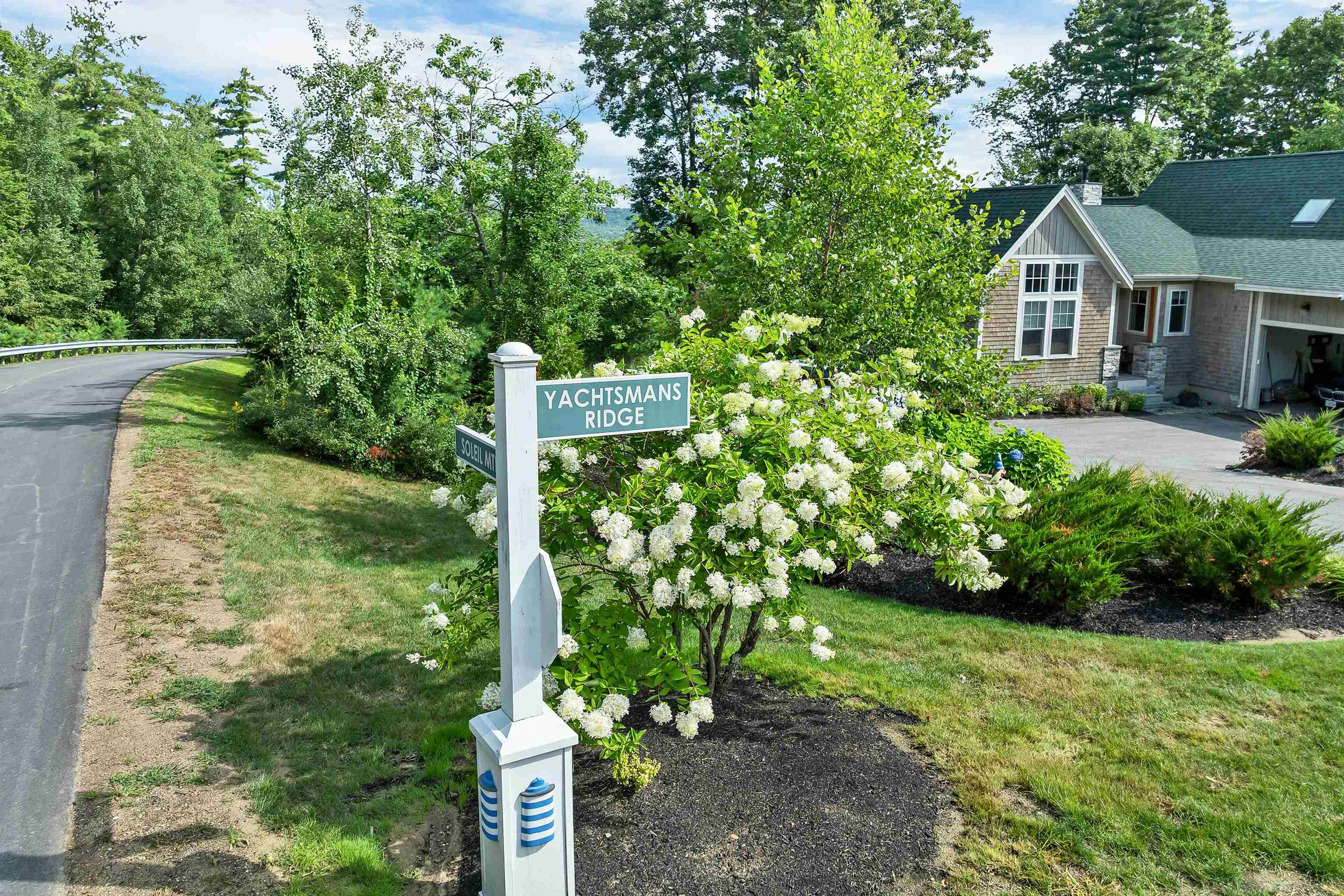 37 Yachtmen's Ridge Laconia, NH 03246 - Photo 4 of 41 Gallery Image 4