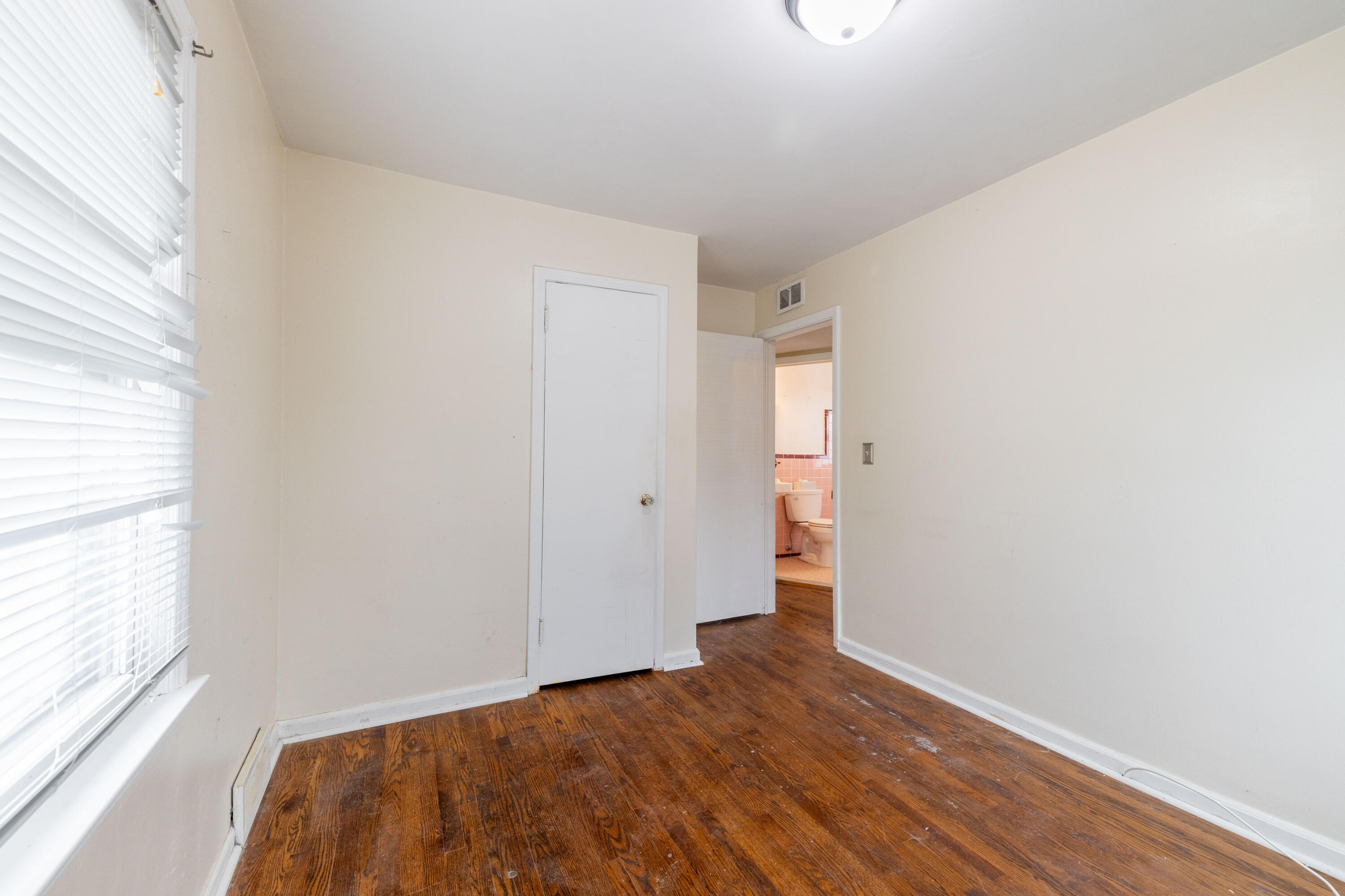 14420 Trenton Road Southgate, MI 48195 - Photo 16 of 29 14420 Trenton Rd, Southgate (16 of 29)