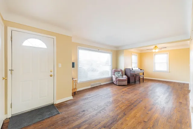 $178,900 | 14420 Trenton Road, Southgate, MI 48195