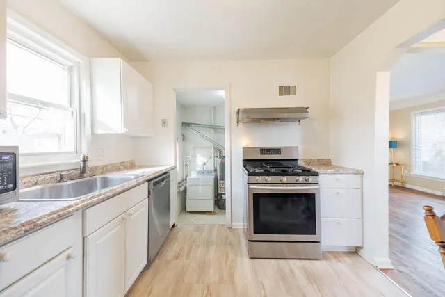 $178,900 | 14420 Trenton Road, Southgate, MI 48195