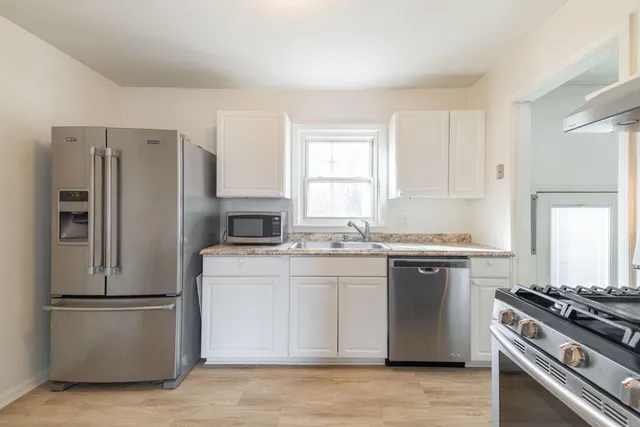 $178,900 | 14420 Trenton Road, Southgate, MI 48195