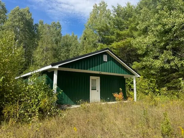 $319,000 | 3-5 Gravy Lane, Bradford, ME 04410