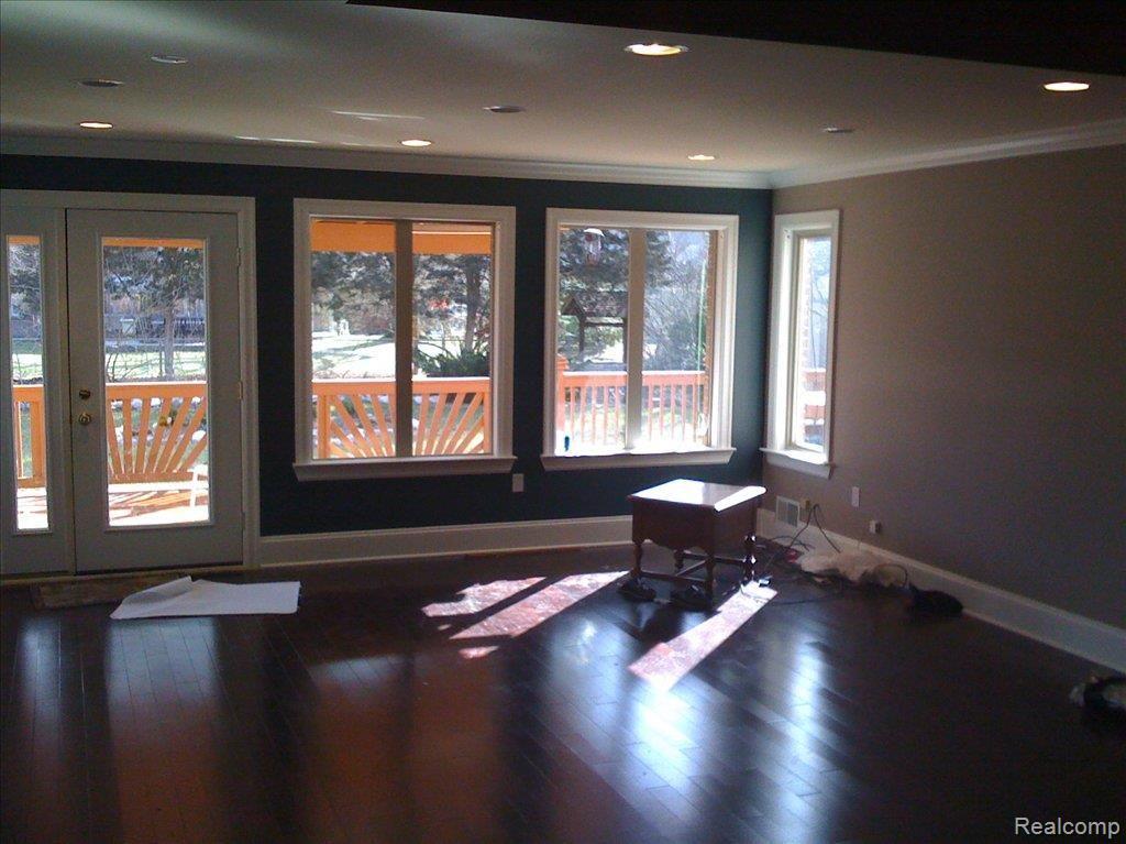 647 South Gulley Road Dearborn, MI 48124 - Photo 4 of 12 IMG_0684