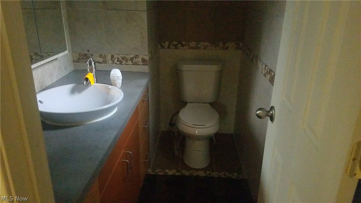 459 Stratford Road Akron, OH 44333 - Photo 6 of 14 Gallery Image 6