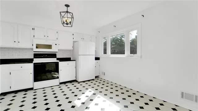 $2,450 | 37 Blue Ridge Road, Penfield, NY 14526