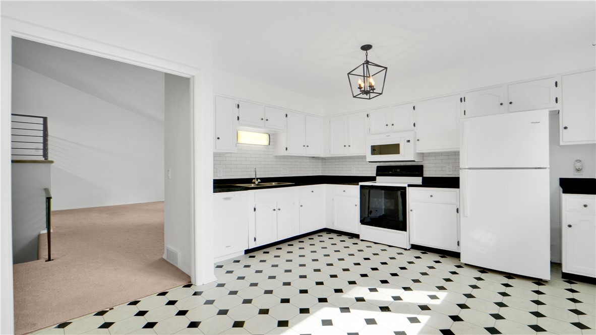 37 Blue Ridge Road Penfield, NY 14526 - Photo 15 of 43