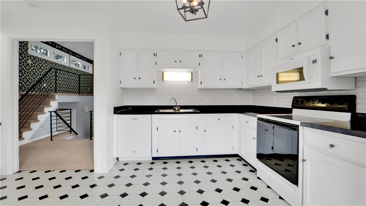 37 Blue Ridge Road Penfield, NY 14526 - Photo 19 of 43