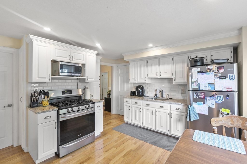 41 Teel Street Arlington, MA 02474 - Photo 15 of 27