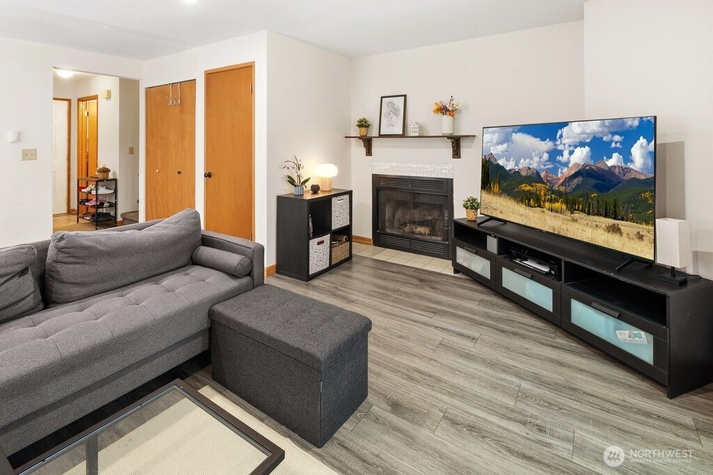18910 Bothell Everett Highway, Unit D4 Bothell, WA 98012 - Photo 3 of 20
