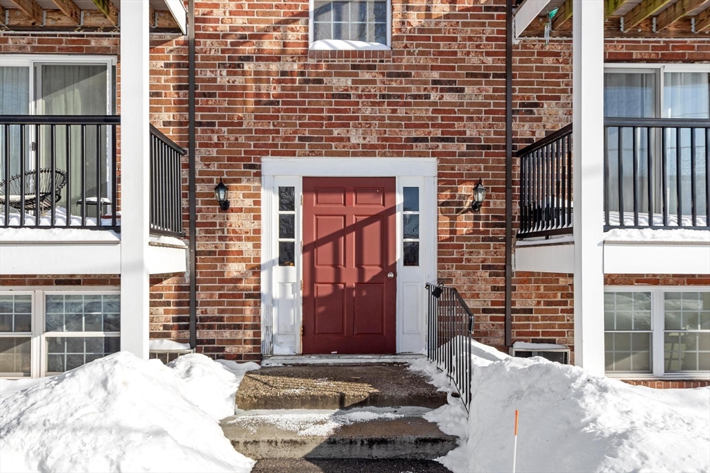2 Walker Road, Unit 4 North Andover, MA 01845 - Photo 2 of 23 Gallery Image 2