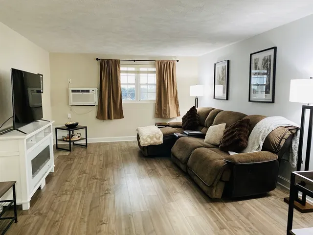 $279,000 | 2 Walker Road, Unit 4, North Andover, MA 01845