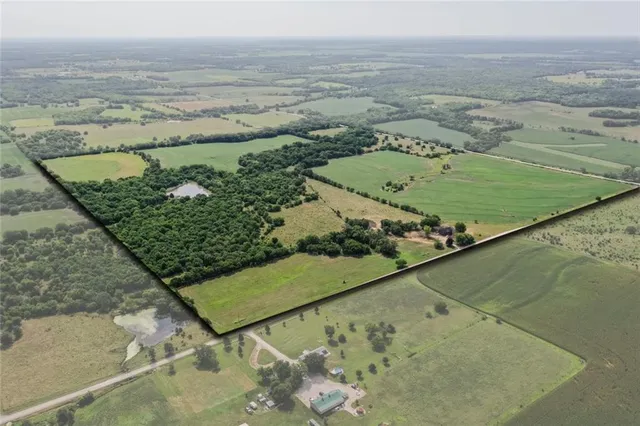 $329,000 | Delaware Road, Pomona, KS 66076