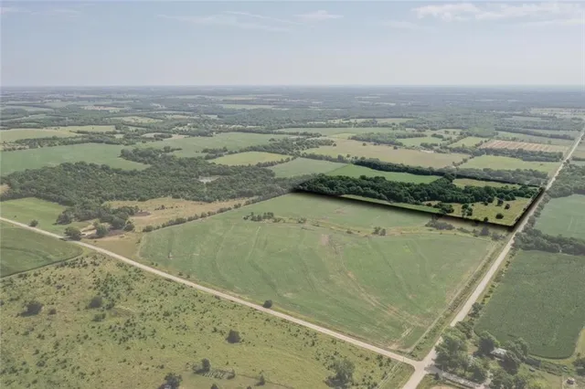 $329,000 | Delaware Road, Pomona, KS 66076