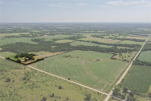 $329,000 | Delaware Road, Pomona, KS 66076