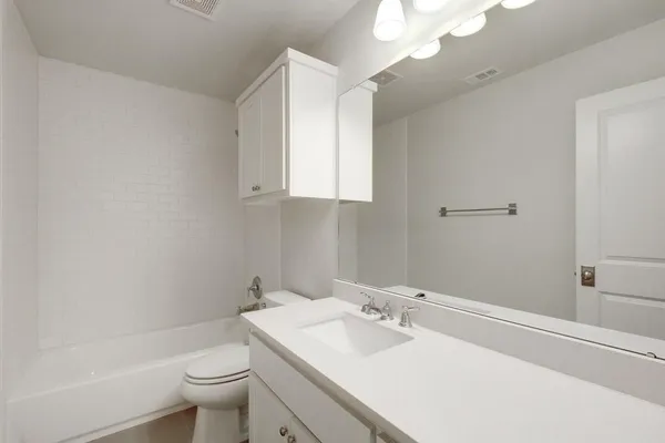 $3,400 | 5309 William Holland Avenue, Unit 5, Austin, TX 78756