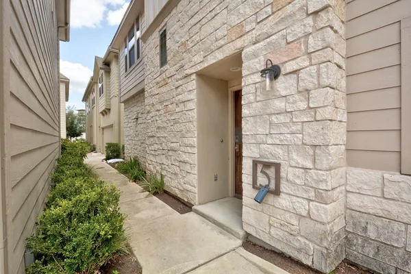 $3,400 | 5309 William Holland Avenue, Unit 5, Austin, TX 78756
