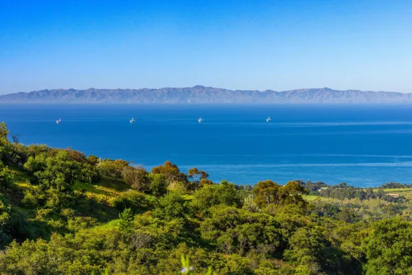 $10,750,000 | 892 Toro Canyon Road, Montecito, CA 93108