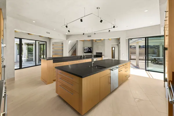 $10,750,000 | 892 Toro Canyon Road, Montecito, CA 93108