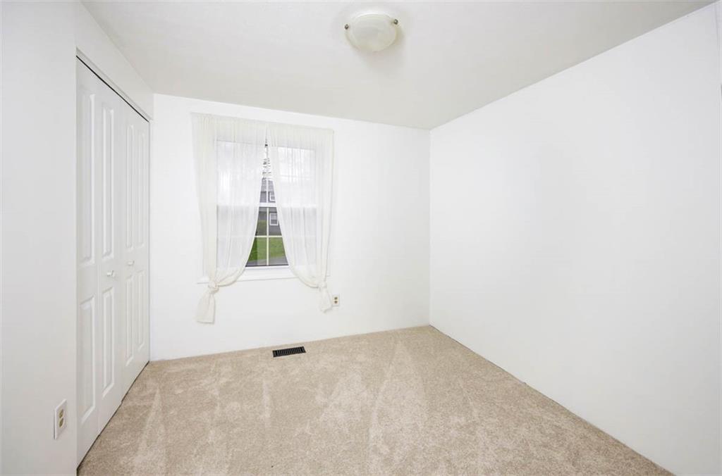 577 Surfside Drive Pittsburgh, PA 15239 - Photo 18 of 30 Bedroom #3