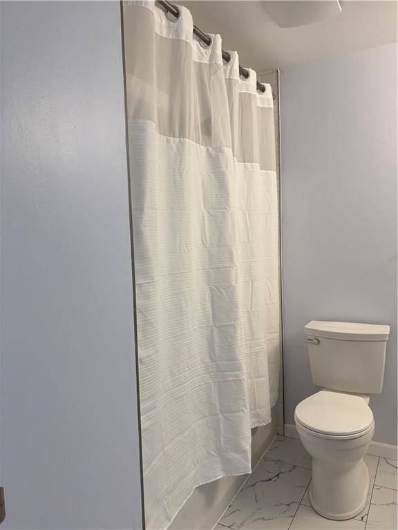 577 Surfside Drive Pittsburgh, PA 15239 - Photo 21 of 30 Hall tub/Shower