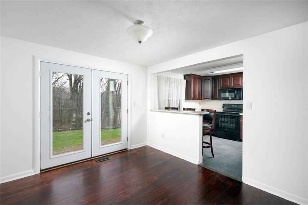 577 Surfside Drive Pittsburgh, PA 15239 - Photo 6 of 30 Looking into the kitchen...