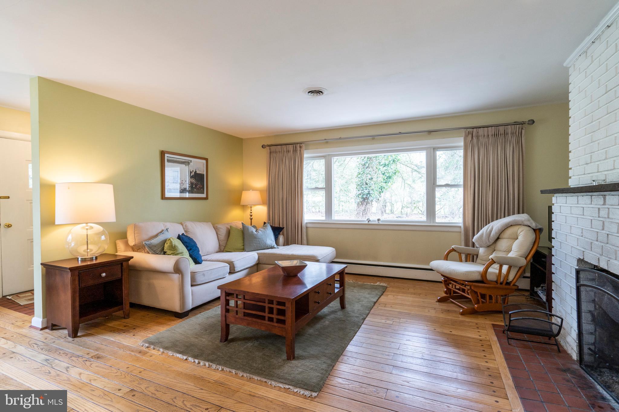 224 Howarth Road Media, PA 19063 - Photo 5 of 33