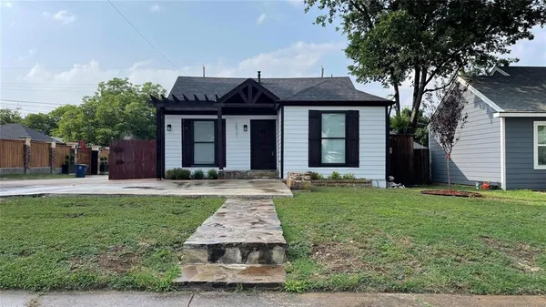 $2,400 | 2931 Ivandell Avenue, Dallas, TX 75211