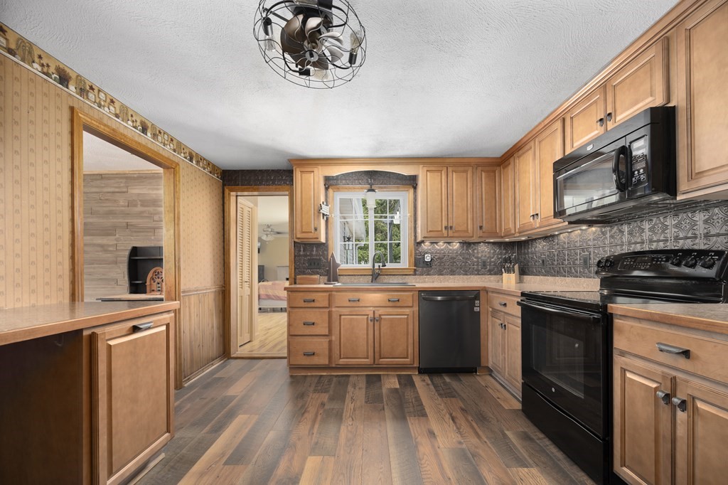 26 Windsor Road Milford, MA 01757 - Photo 14 of 42 Gallery Image 14
