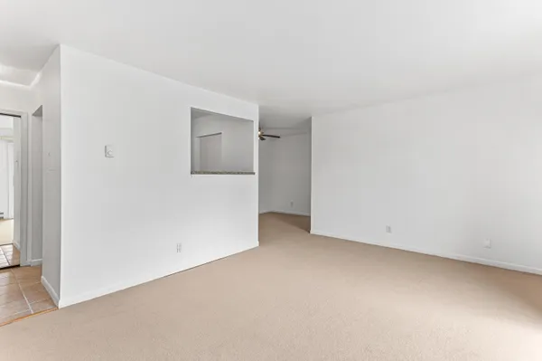 $110,000 | 7050 Villa Drive, Unit 5, Waterford, MI 48327