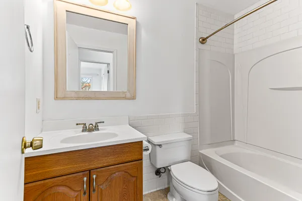 $110,000 | 7050 Villa Drive, Unit 5, Waterford, MI 48327