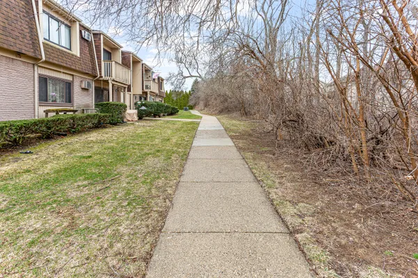 $110,000 | 7050 Villa Drive, Unit 5, Waterford, MI 48327