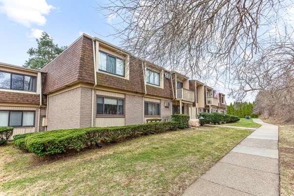 $110,000 | 7050 Villa Drive, Unit 5, Waterford, MI 48327