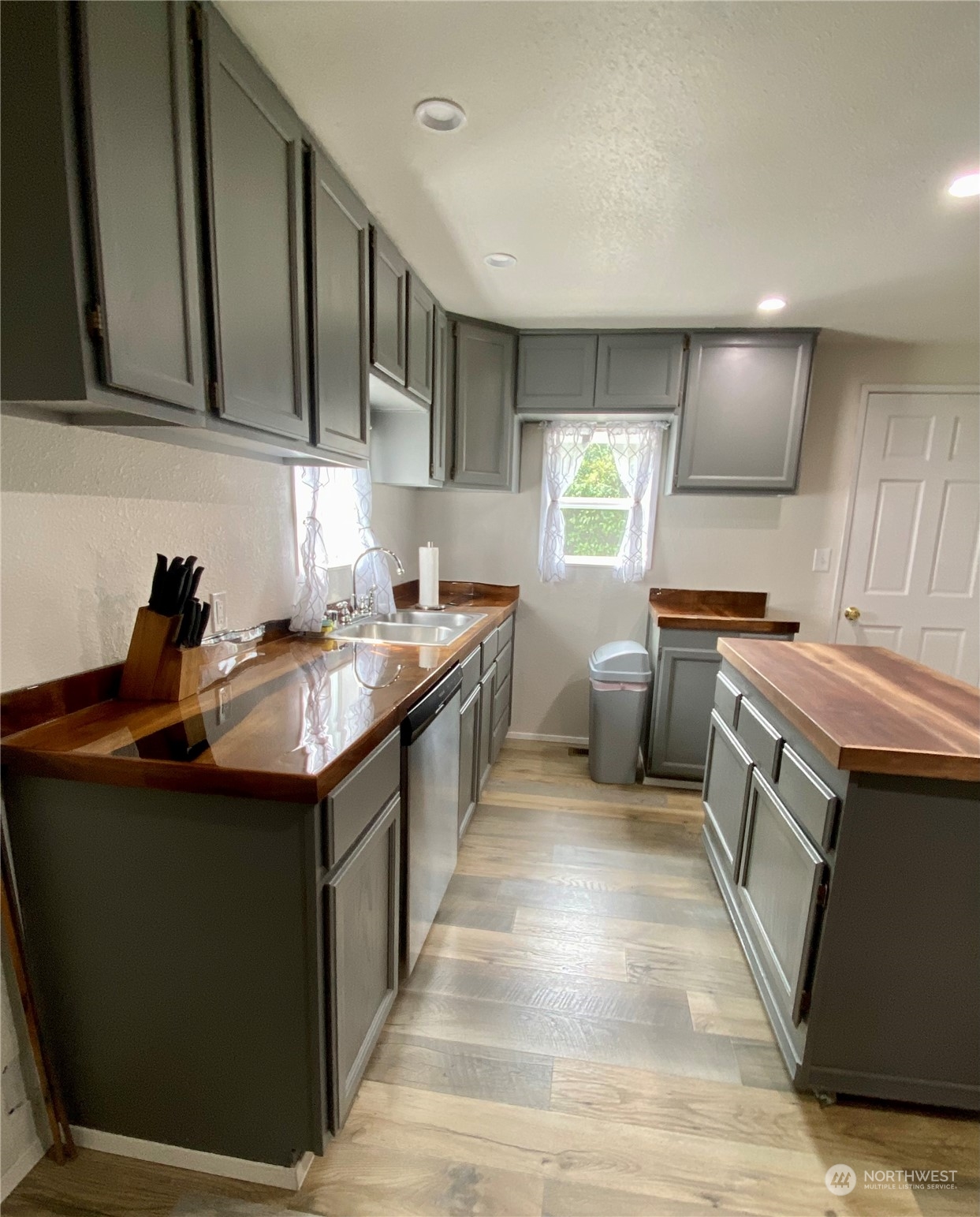 4630 Southeast Horstman Road Port Orchard, WA 98366 - Photo 11 of 40 Gallery Image 11