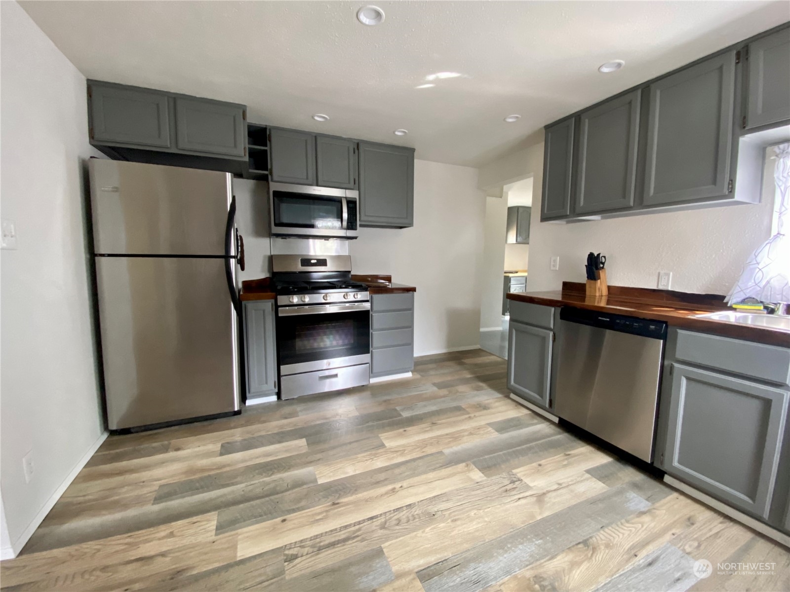 4630 Southeast Horstman Road Port Orchard, WA 98366 - Photo 6 of 40 Gallery Image 6