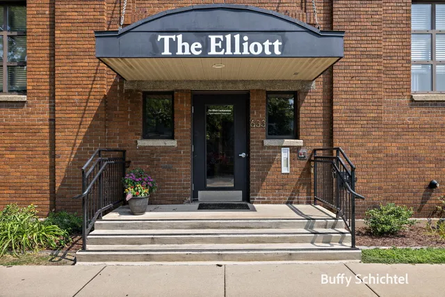 $299,000 | 633 Elliott Avenue, Unit 10, Grand Haven, MI 49417