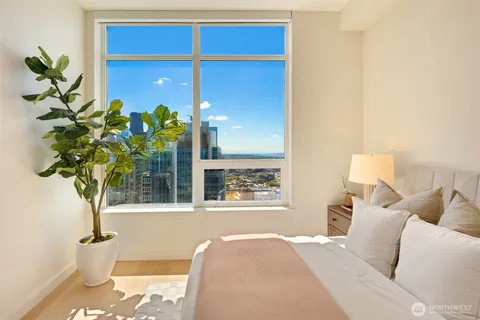 $2,850,000 | 121 Stewart Street, Unit 3704, Seattle, WA 98101