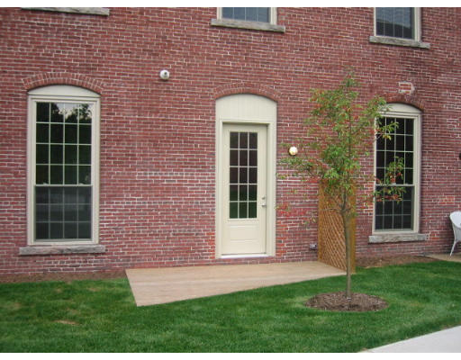 8 Brookside Road, Unit 4 Westford, MA 01886 - Photo 1 of 1