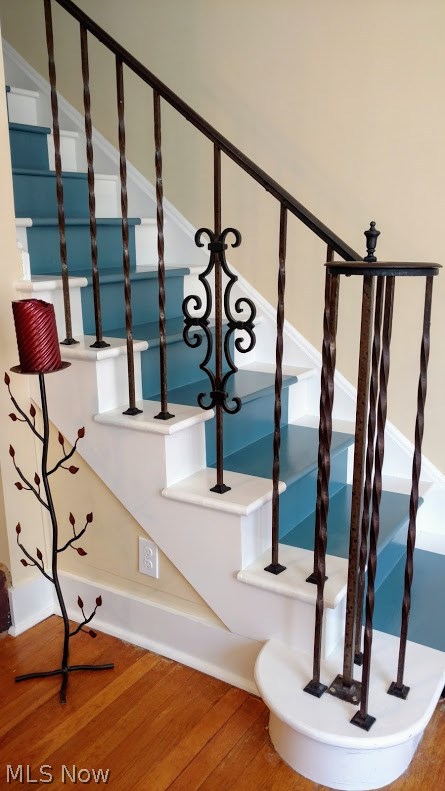 208 Prospect Road Berea, OH 44017 - Photo 13 of 20 I love this staircase!