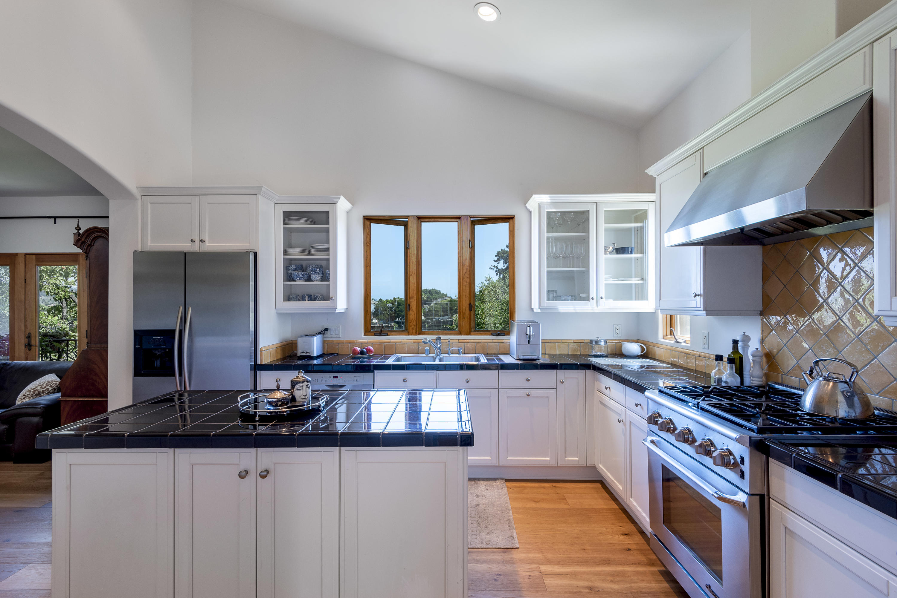 1011 Rinconada Road, Unit F Santa Barbara, CA 93101 - Photo 2 of 12 2. KitchenView1