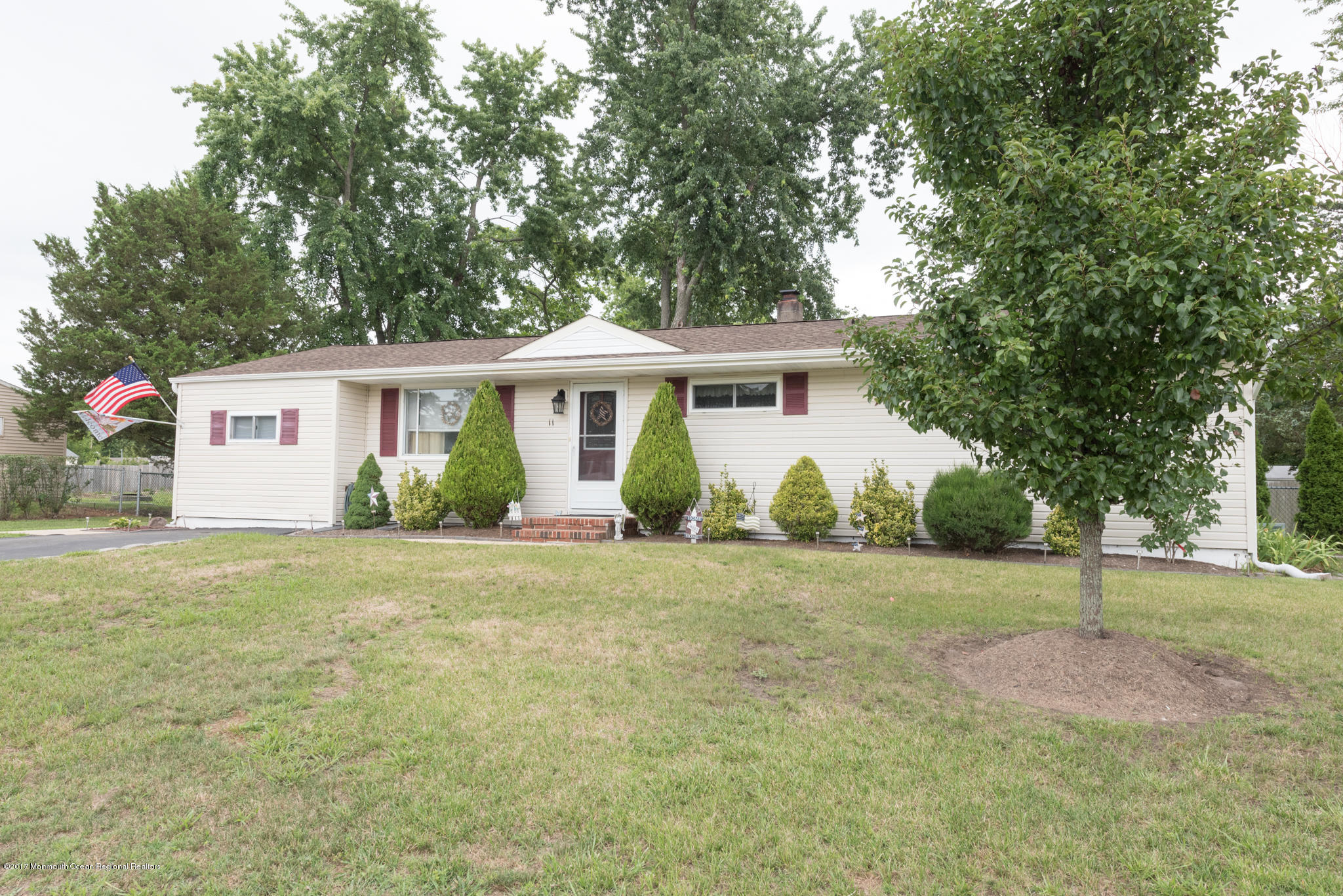 11 Maple Lane Howell, NJ 07731 - Photo 2 of 16 SPP_6147