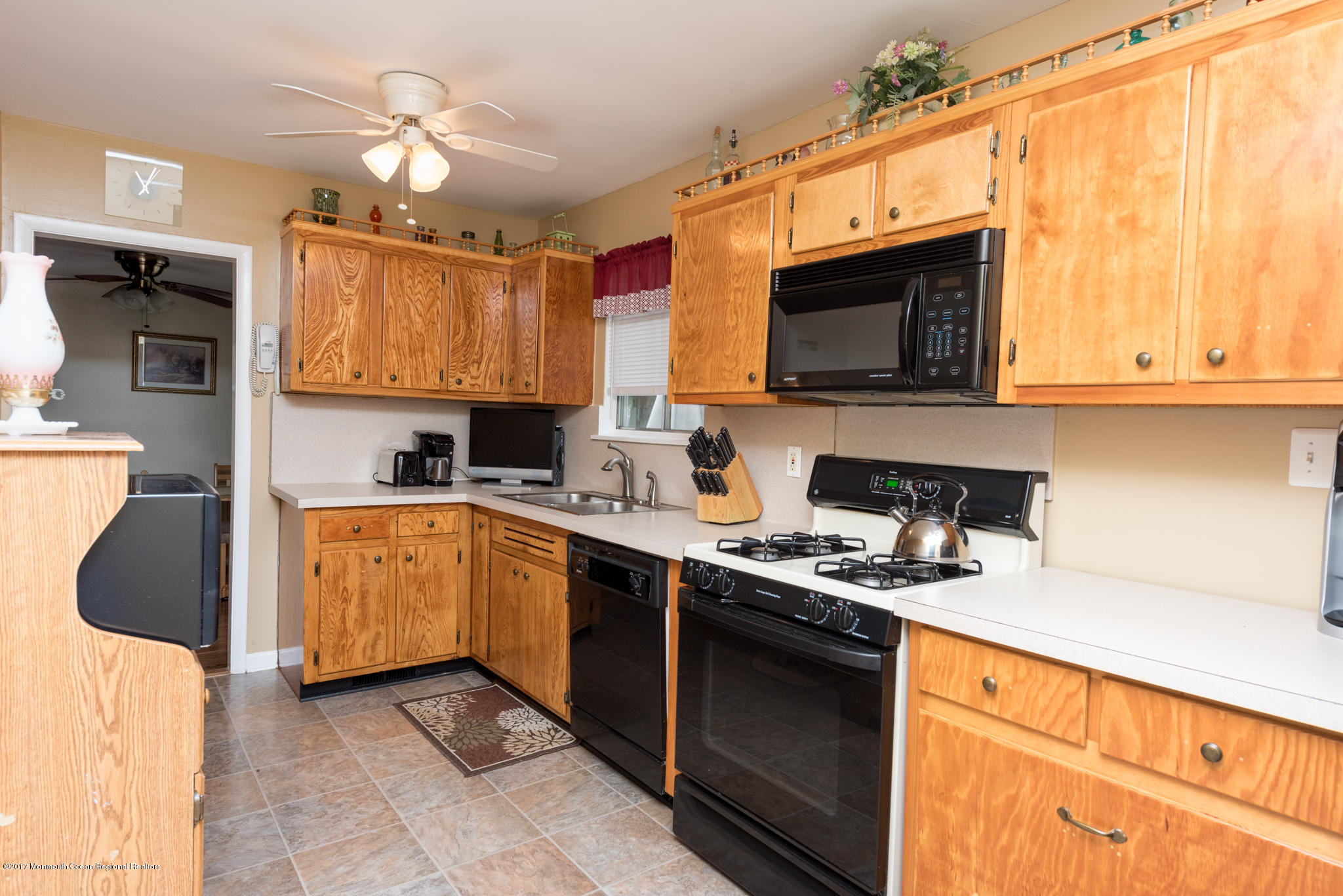 11 Maple Lane Howell, NJ 07731 - Photo 7 of 16 SPP_6153