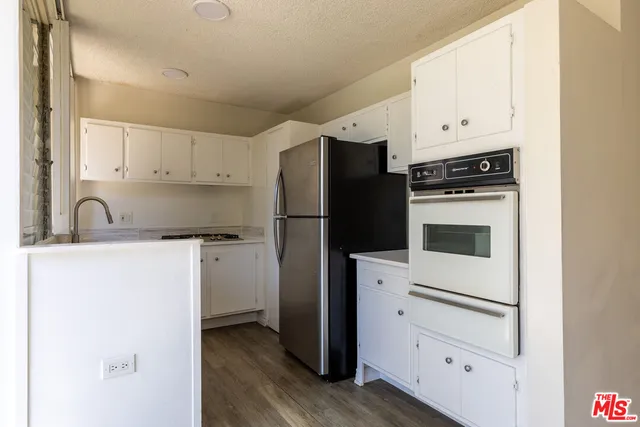 $3,150 | 3330 South Sepulveda Boulevard, Unit 21, Los Angeles, CA 90034