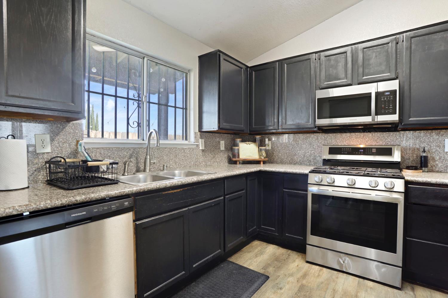 2701 Maplewood Street Stockton, CA 95210 - Photo 11 of 22